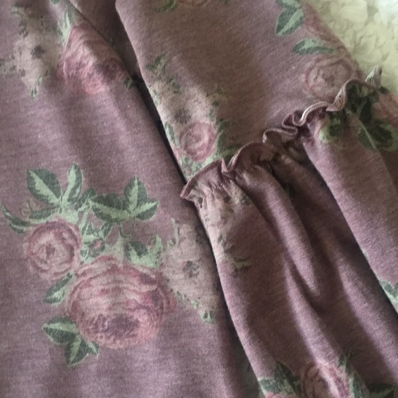 Floral Ruffle Sleeves Sweatshirt Top - Picture 3 of 7